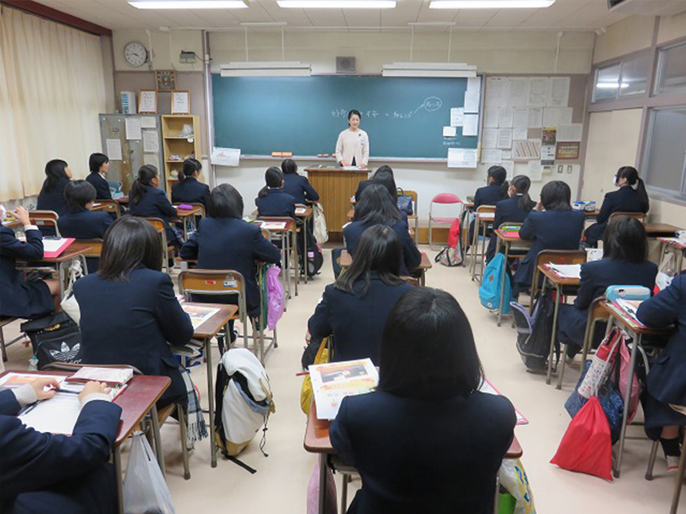 熊谷女子高等学校にて授業をしました